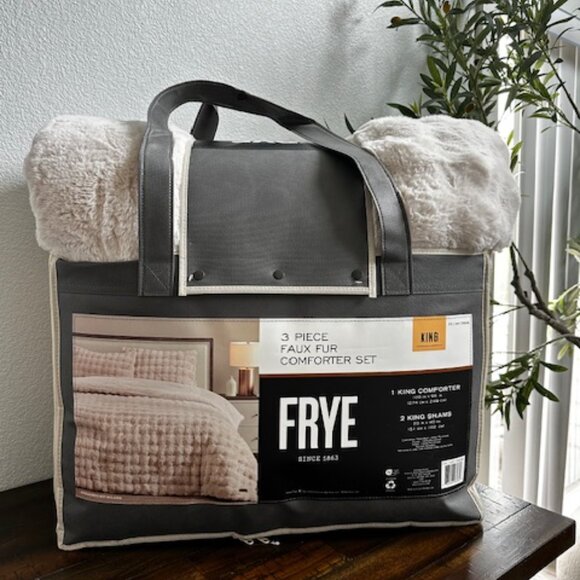 Frye 3 pc KING Faux fur bedding set - Cream Color BRAND NEW - Picture 1 of 3